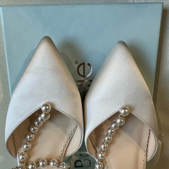 Bella Belle Bridal Shoe Size 9.5. Lightly worn! - Picture 7 of 9